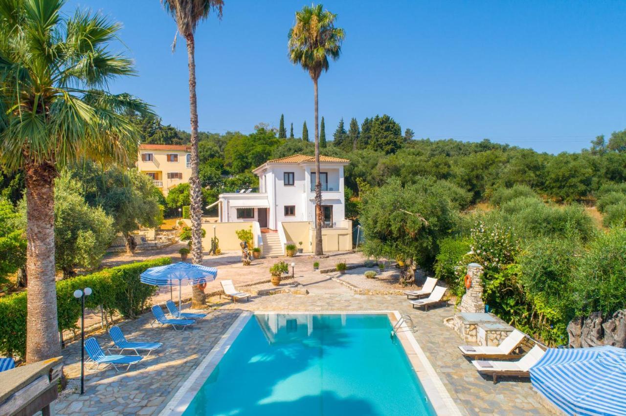 Villa Lianolia Peritheia Extérieur photo