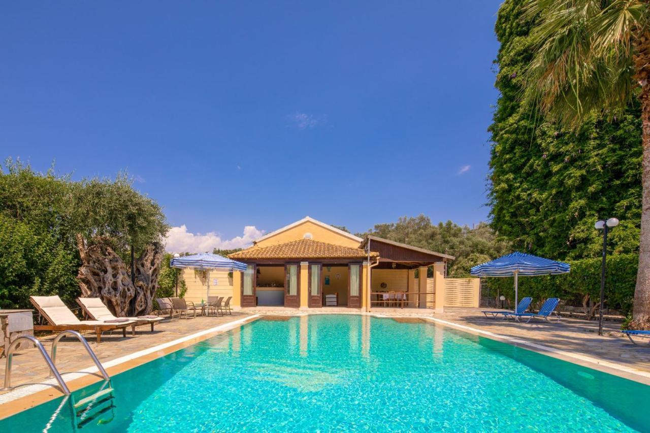 Villa Lianolia Peritheia Extérieur photo
