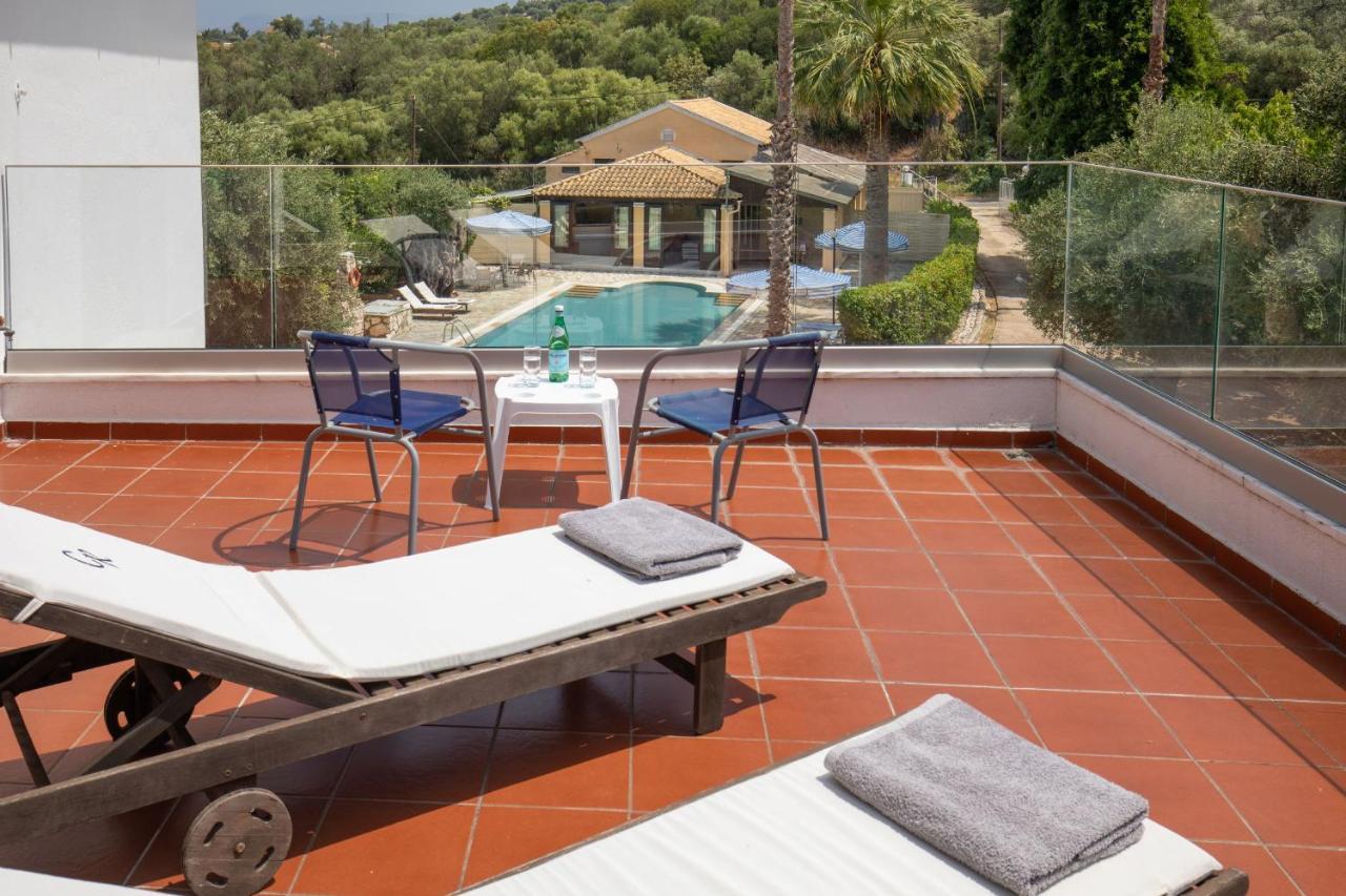 Villa Lianolia Peritheia Extérieur photo