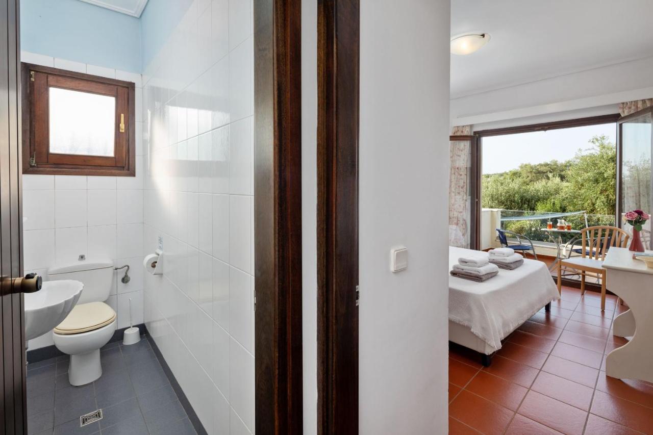 Villa Lianolia Peritheia Extérieur photo