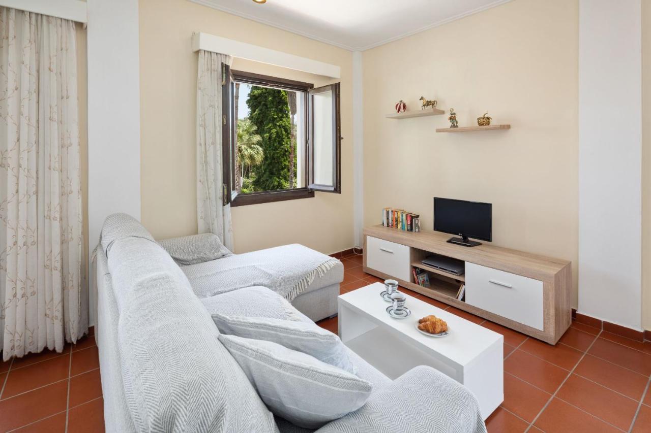 Villa Lianolia Peritheia Extérieur photo