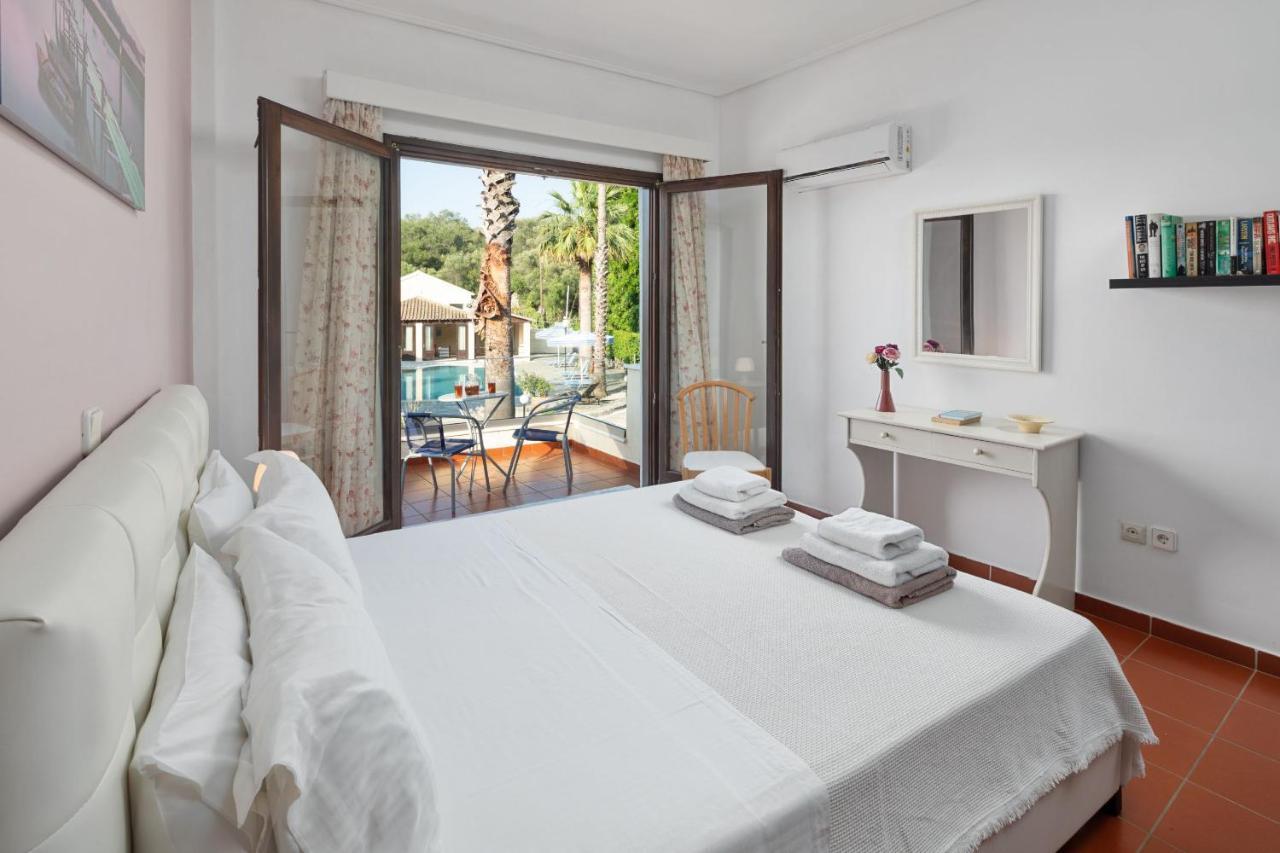 Villa Lianolia Peritheia Extérieur photo