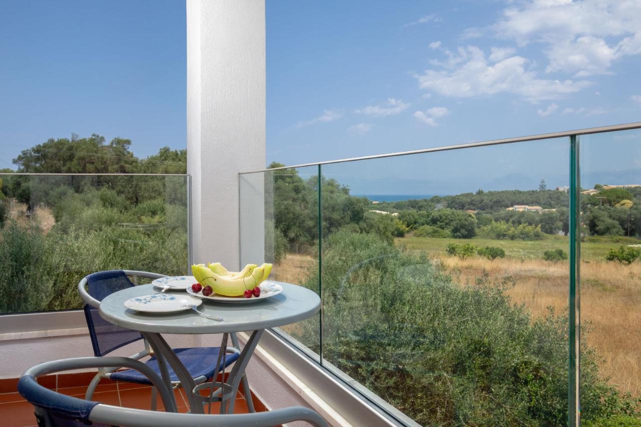 Villa Lianolia Peritheia Extérieur photo